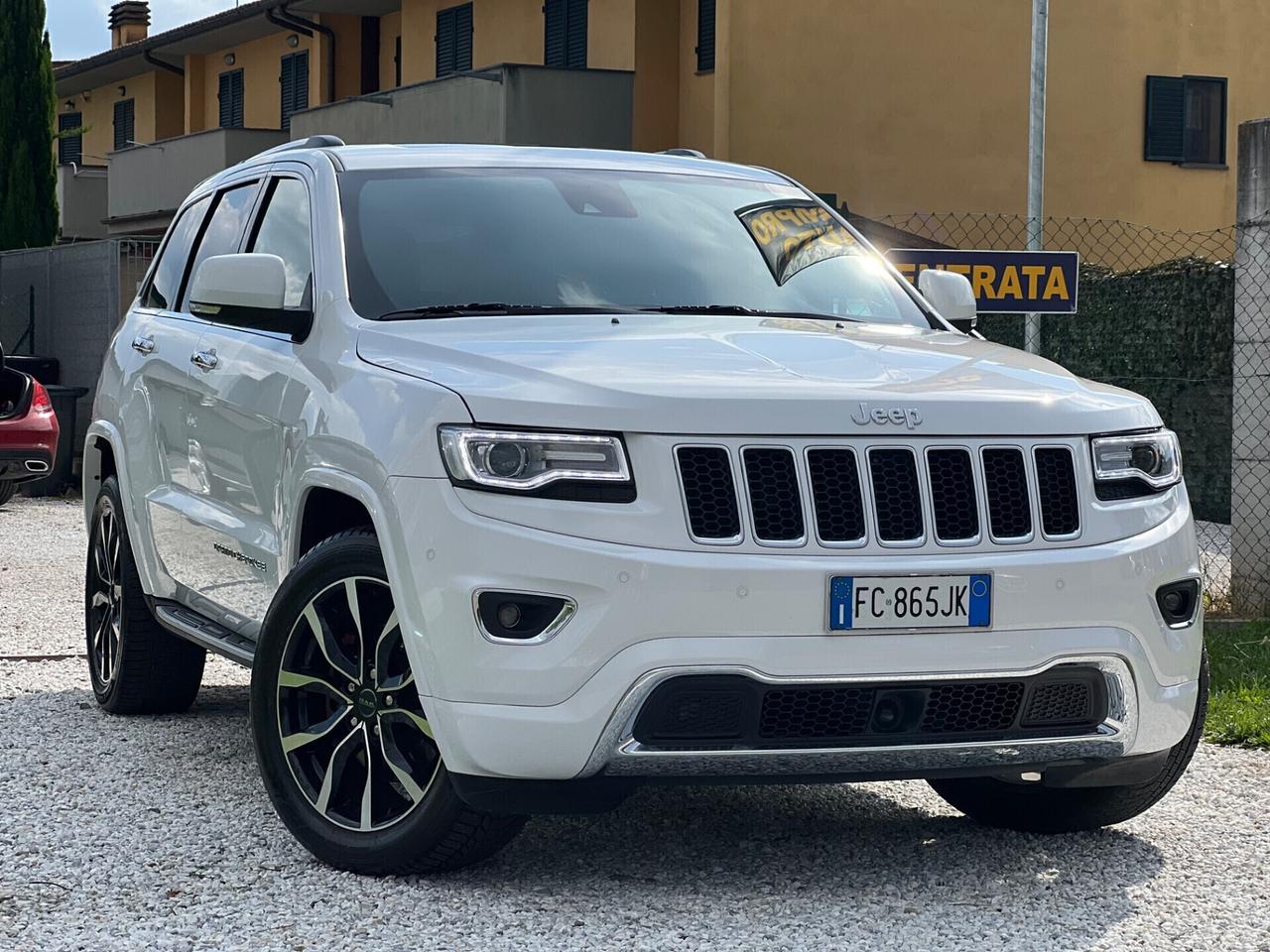 Jeep Grand Cherokee Overland FULL-OPTIONAL