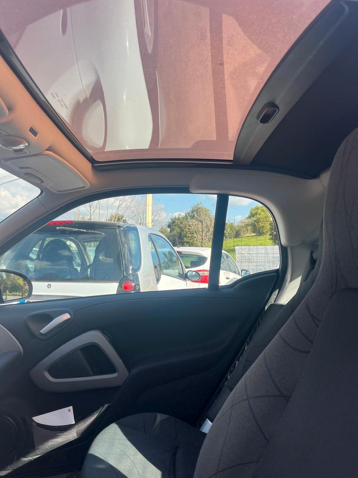 Smart ForTwo 52 kW MHD coupé White Tailor Made