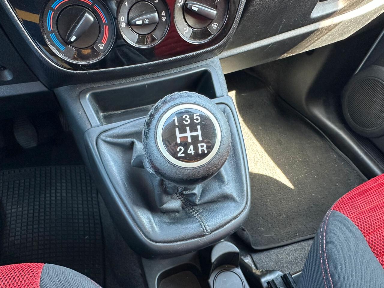 Fiat Qubo 1.3 MJT 75 CV Trekking