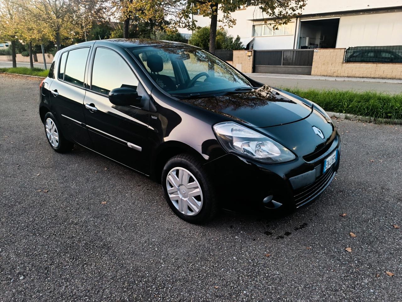 Renault Clio 1.2 16V 5 porte 12 SOLO 139.000 KM