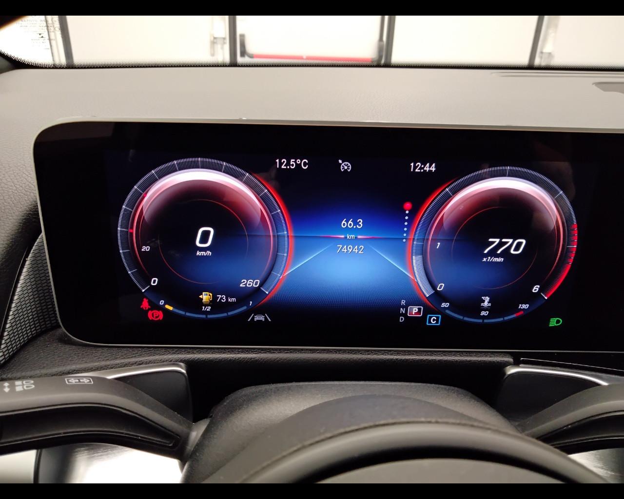 Mercedes-Benz GLB - X247 2019 - GLB 180 d Sport auto