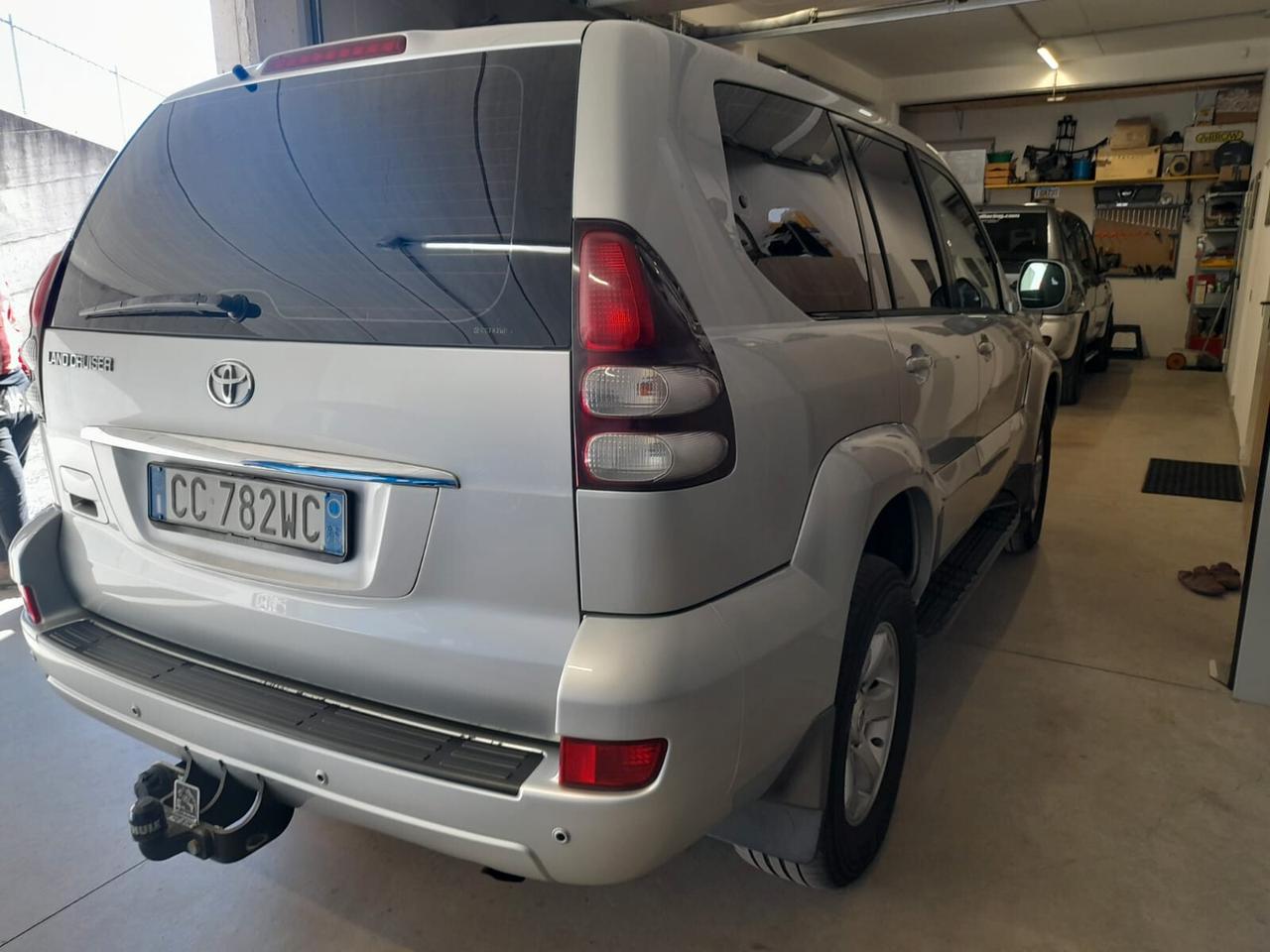 Toyota Land Cruiser 7 POSTI 3.0 D-4D 5p. aut. Wagon