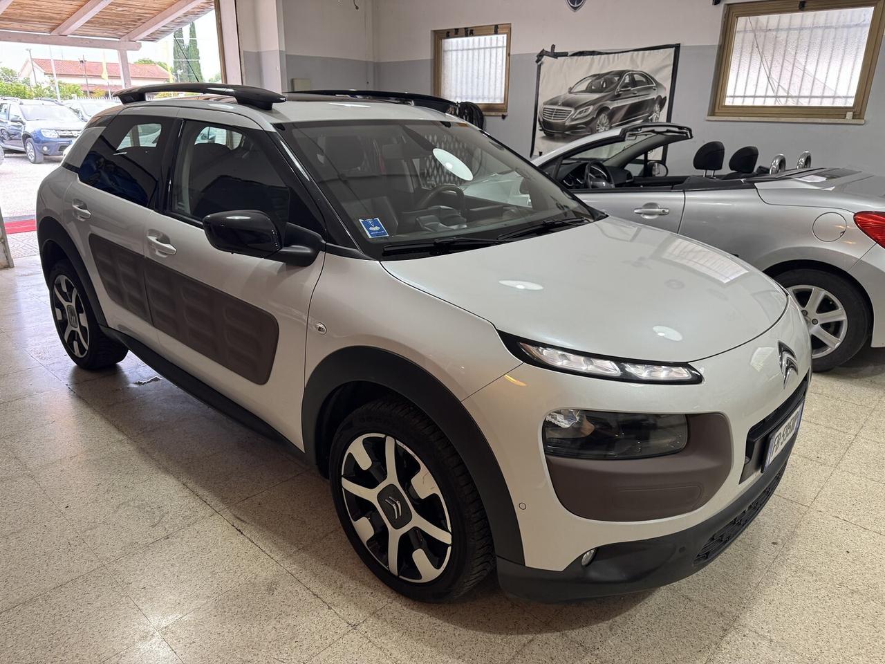 Citroen C4 cactus 1.2 Autom. cv. Tetto-Navigat.