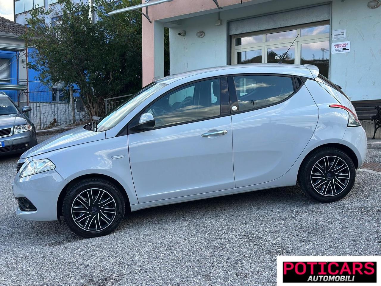 Lancia Ypsilon 1.2 69 CV 5 porte GPL Ecochic Gold