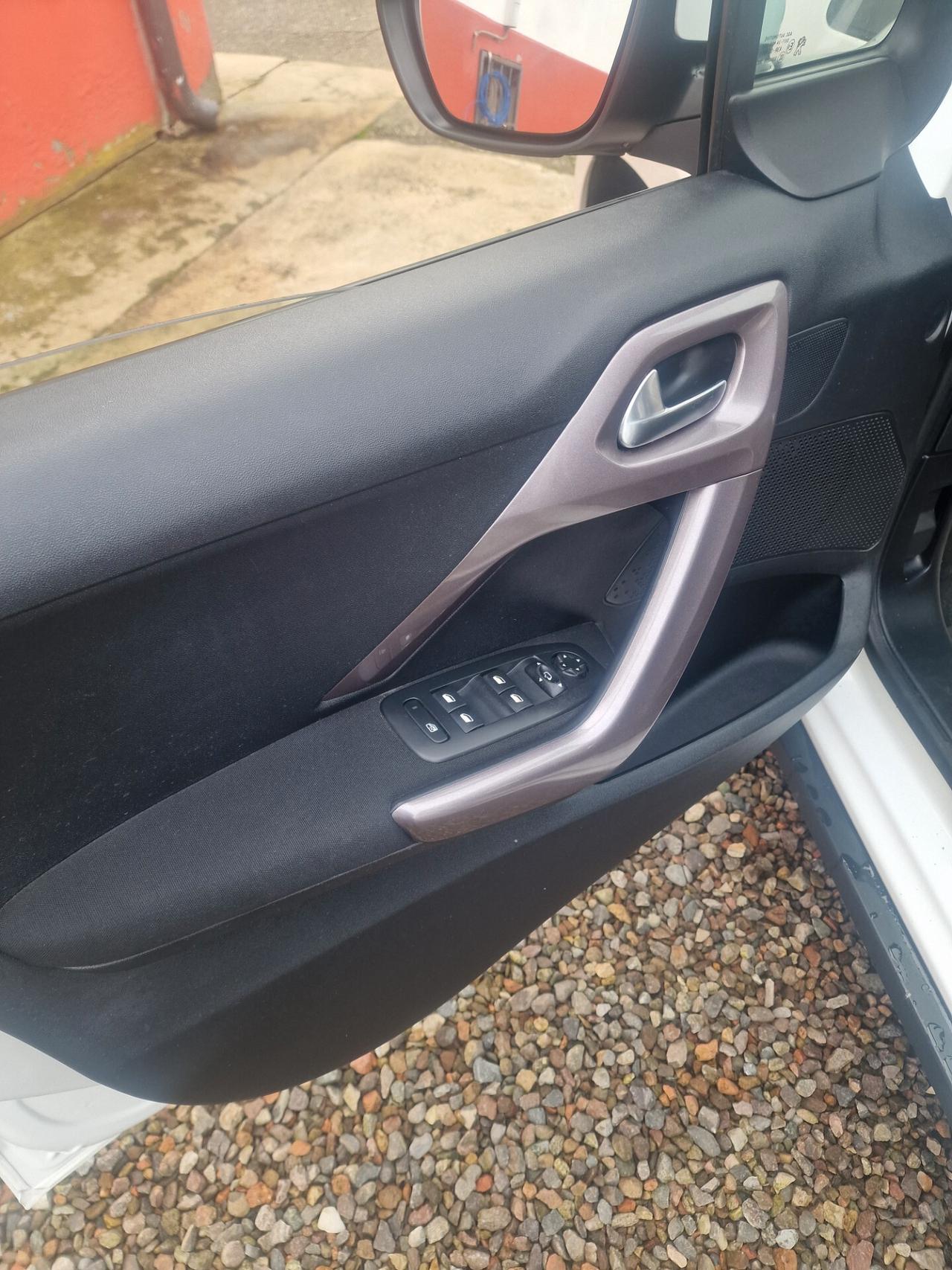 Peugeot 2008 PureTech 82 Active