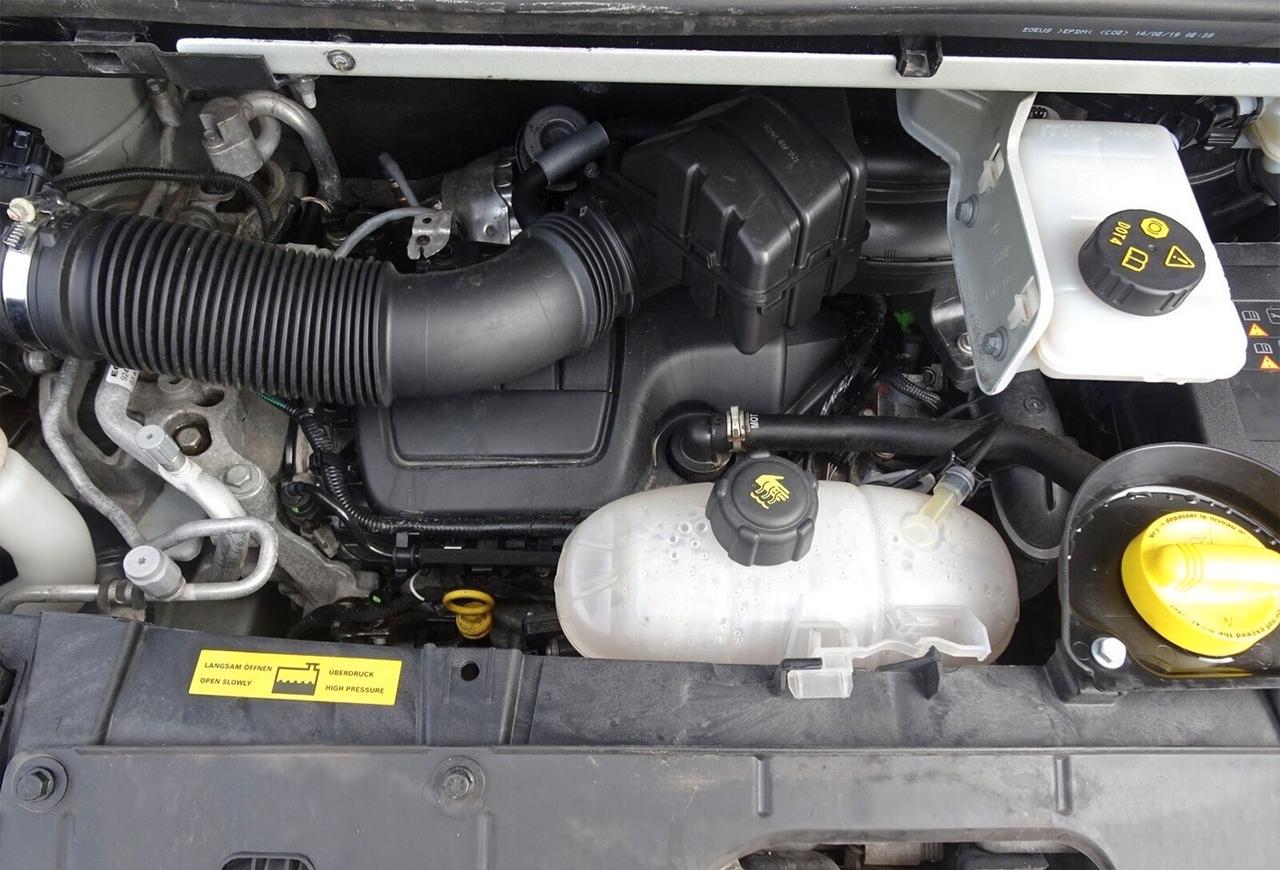 Opel Vivaro Combi 8 posti