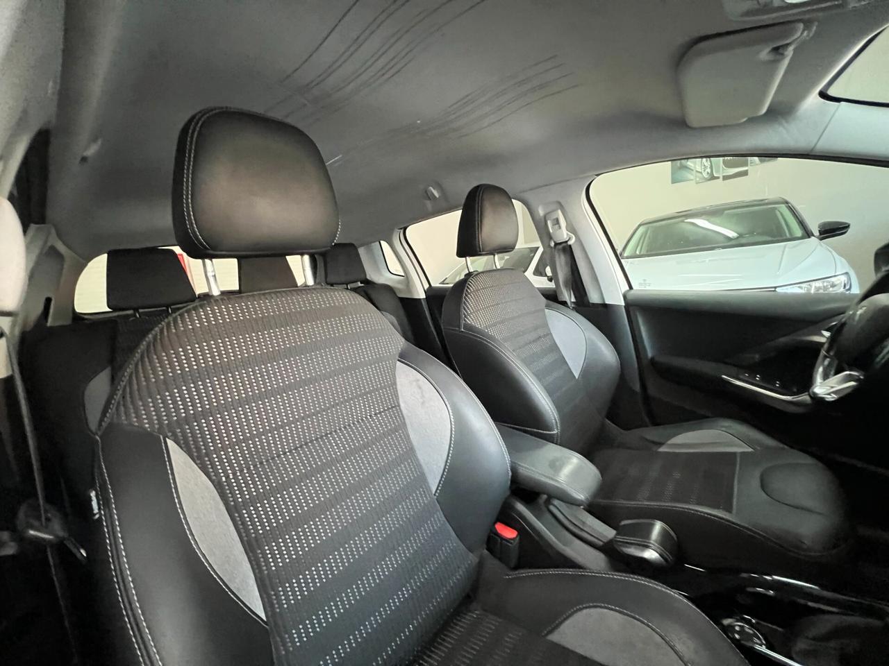 Peugeot 2008 BlueHDi 120 S&S Allure