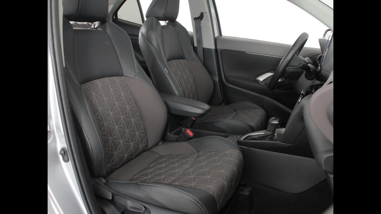 TOYOTA Yaris Cross - Yaris Cross 1.5h Lounge fwd 116cv e-cvt