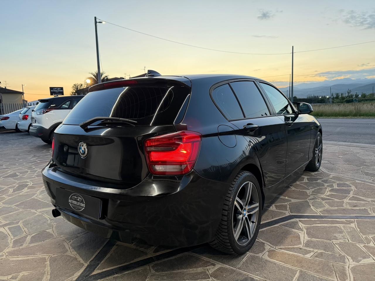 Bmw 116i 5p. Sport 135cv total black