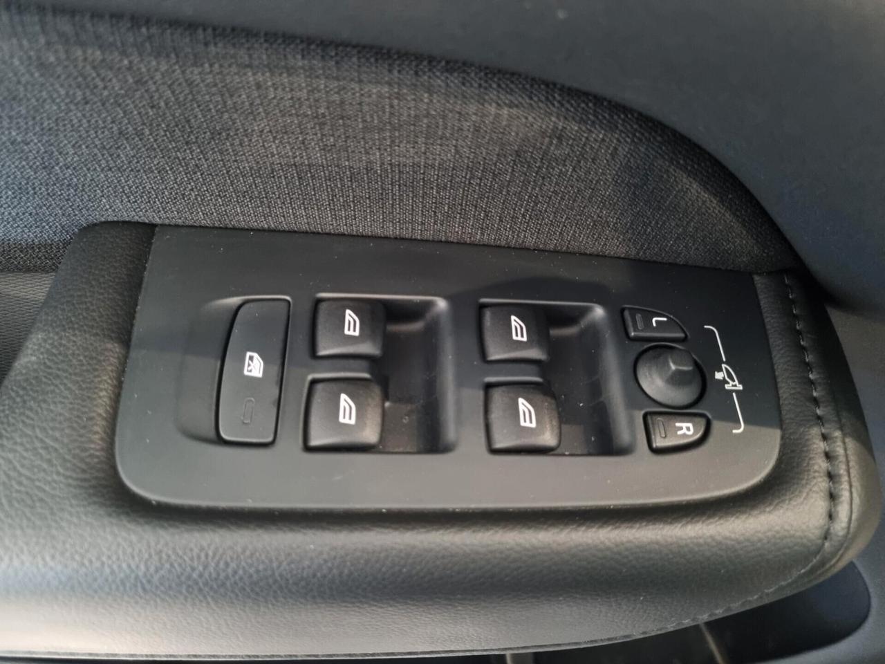 Volvo XC 60 XC60 B4 (d) Geartronic Momentum
