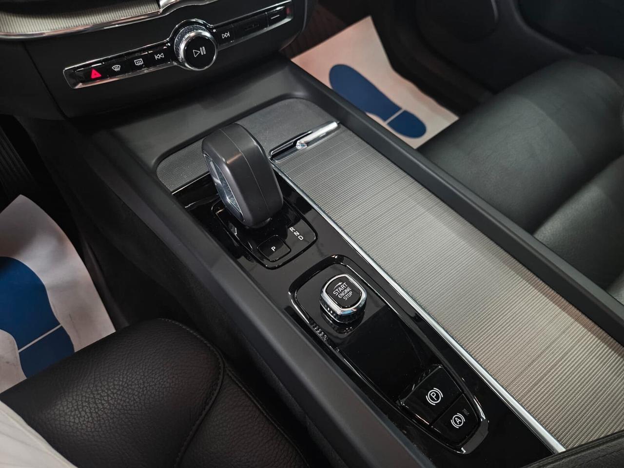 Volvo XC 60 XC60 B4 AWD automatico Core