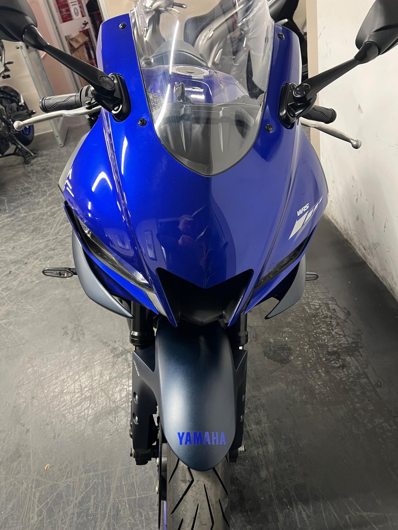 Yamaha R 3