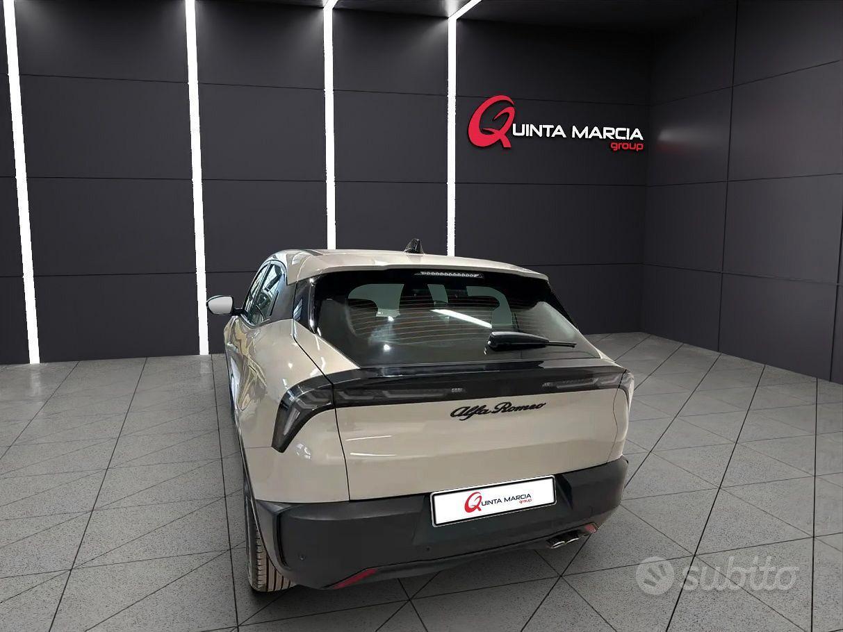 Alfa Romeo Junior 1.2 136 cv HYBRID eDCT SPECIALE