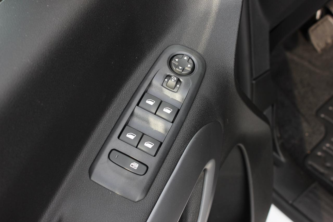 1.5 100CV AT8 Maxi Combi N1 + Pack WORKSITE + Confort Pack