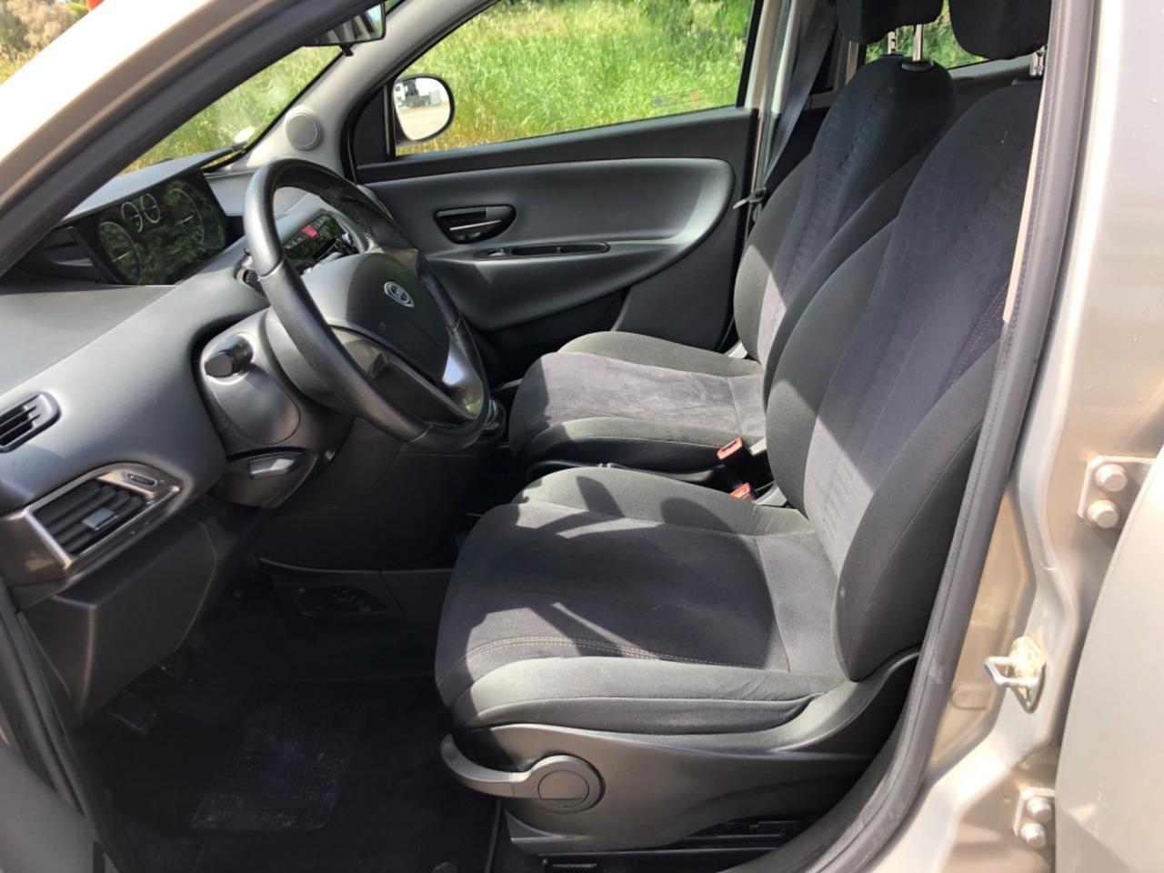 Lancia Ypsilon 0.9 TwinAir 85 CV 5 porte Metano Ecochic Gold