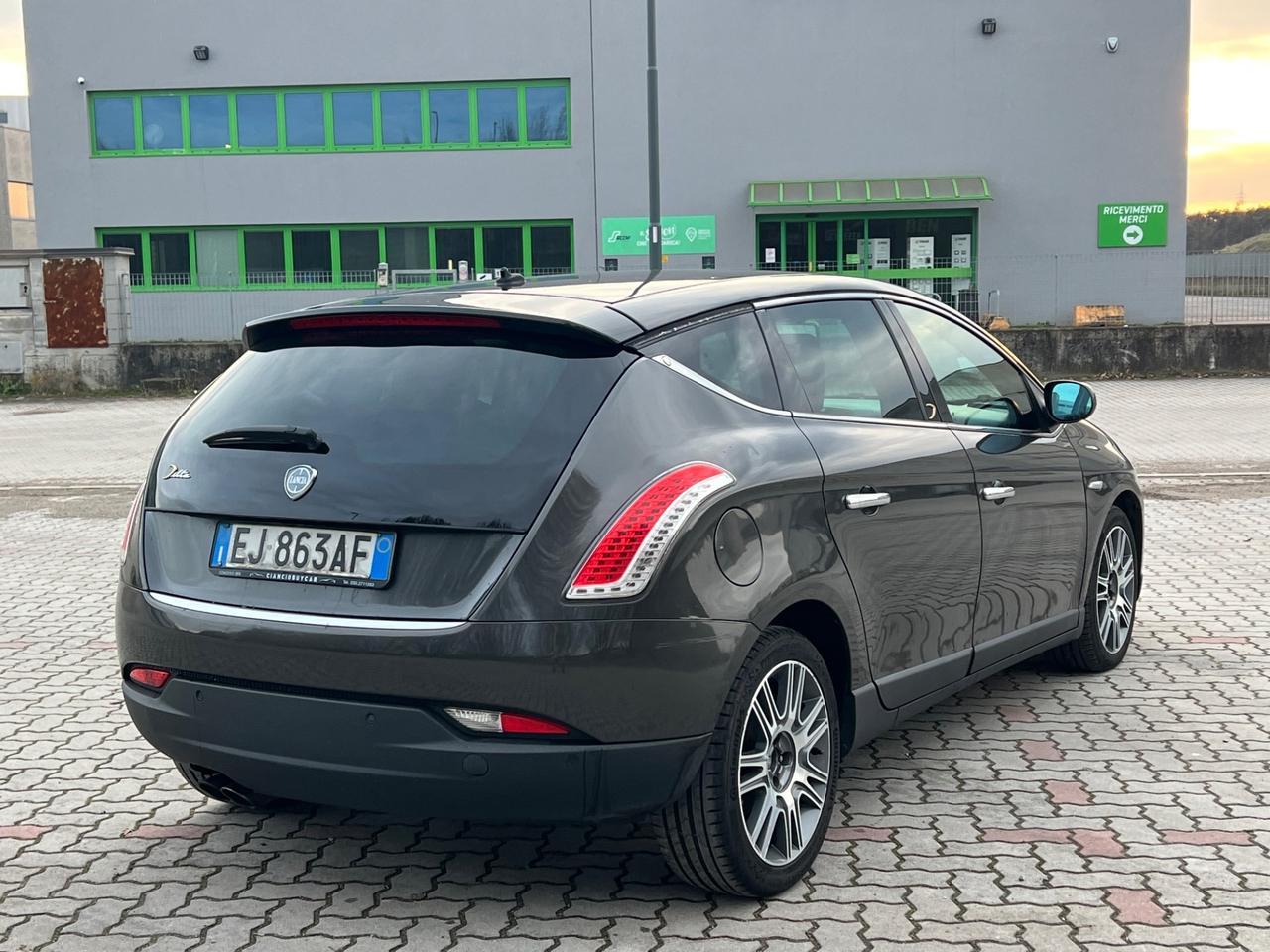 Lancia Delta 1.8 Di Turbo-Jet Sportronic Gold