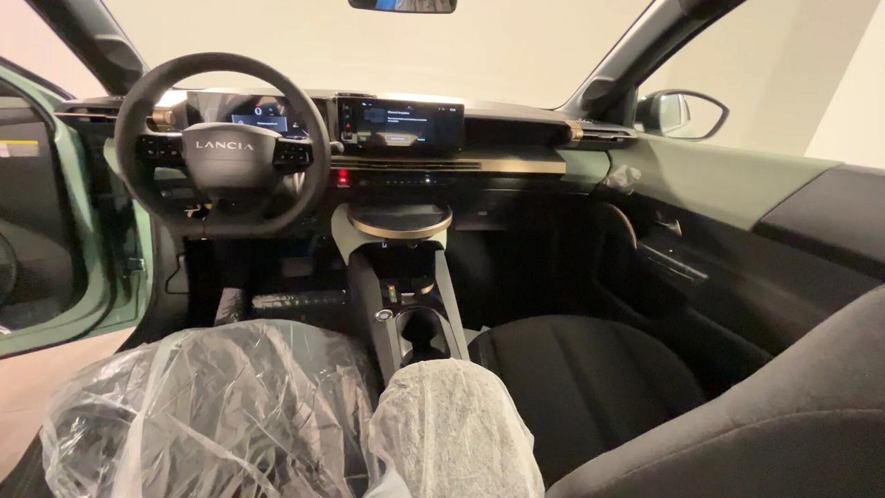 NUOVA Lancia Ypsilon Hybrid e-DCT