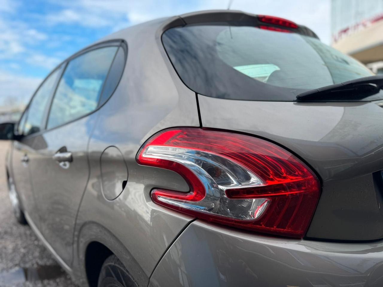 Peugeot 208 1.2 VTi 82 CV 5 porte Allure