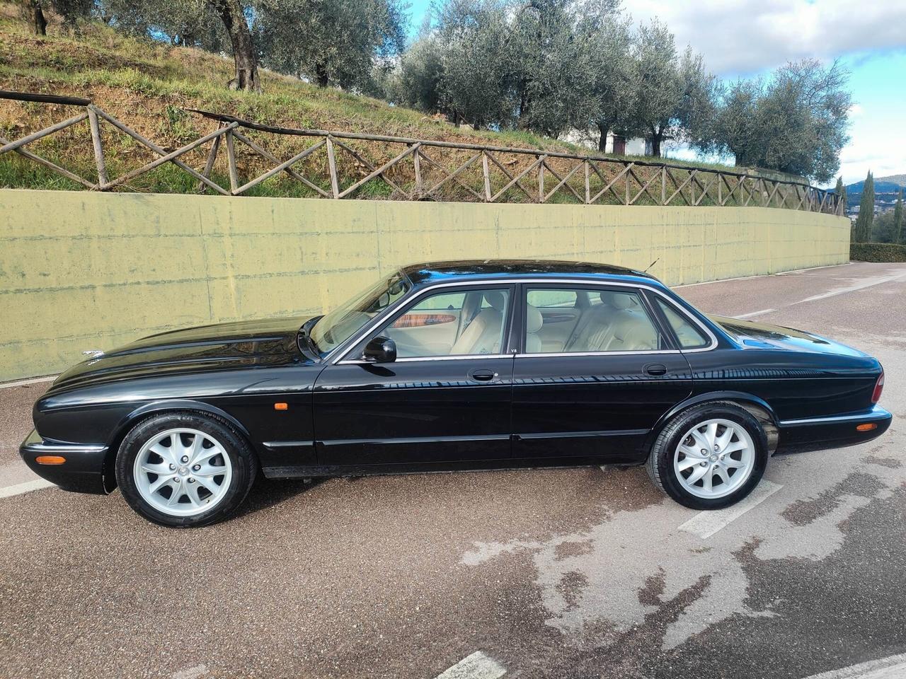 Jaguar XJ 3.2 cat Executive GPL