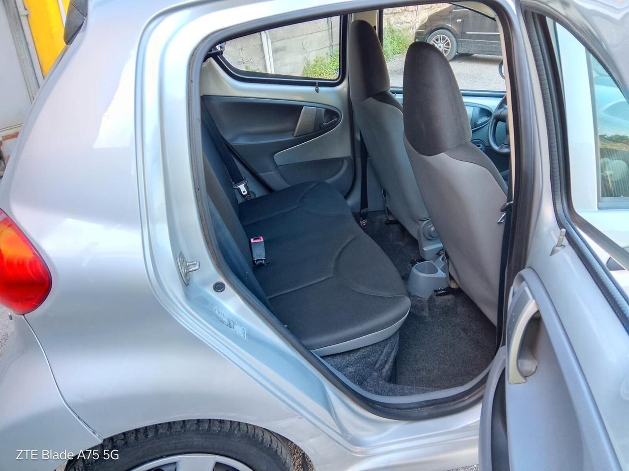 Toyota Aygo 1.0 12V VVT-i 5 porte 2007 Prono gomme e tagliando