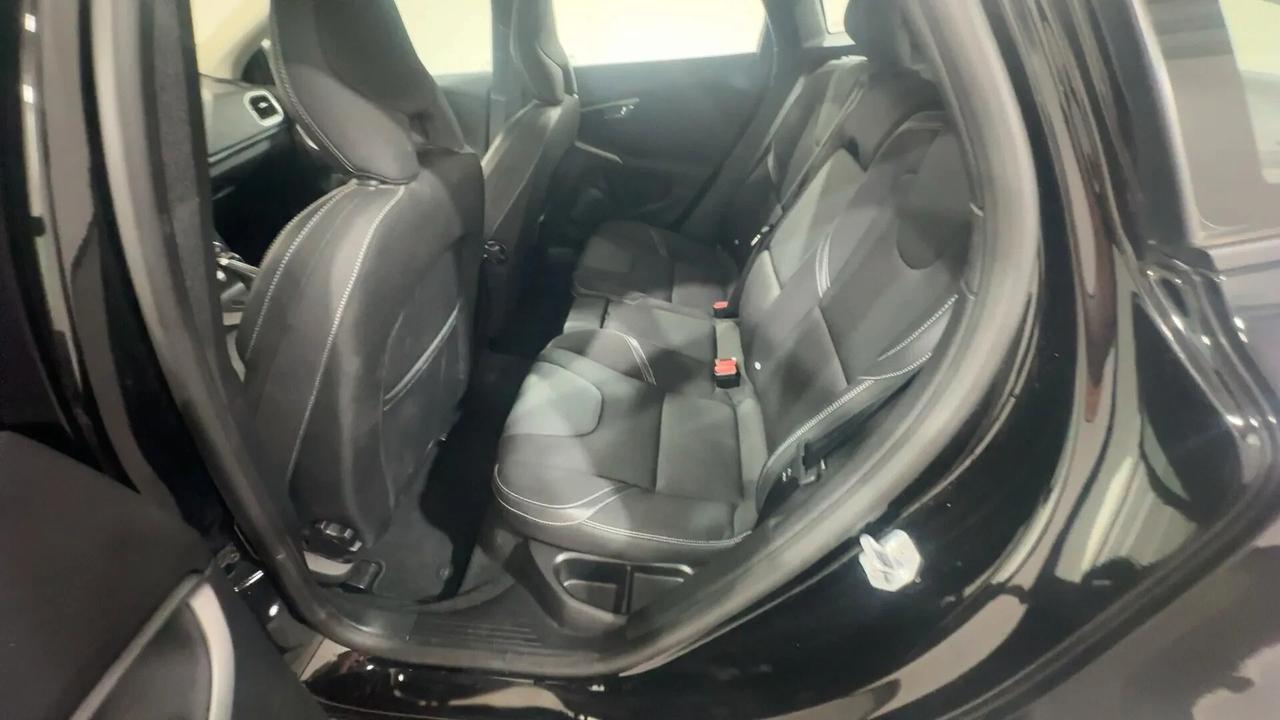 Volvo V40 T2 Business Plus