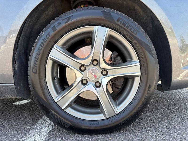 Volkswagen Touran NEOP. 7 Posti 1.6 Diesel 105cv