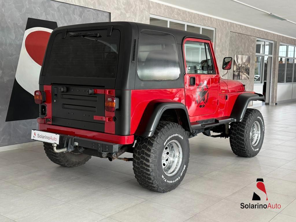 Jeep Wrangler Hard Top 4.0 Laredo autocarro