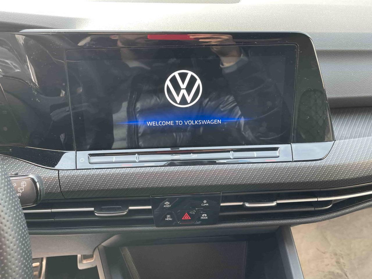 Volkswagen Golf 1.5 eTSI 130 CV EVO ACT DSG R-Line