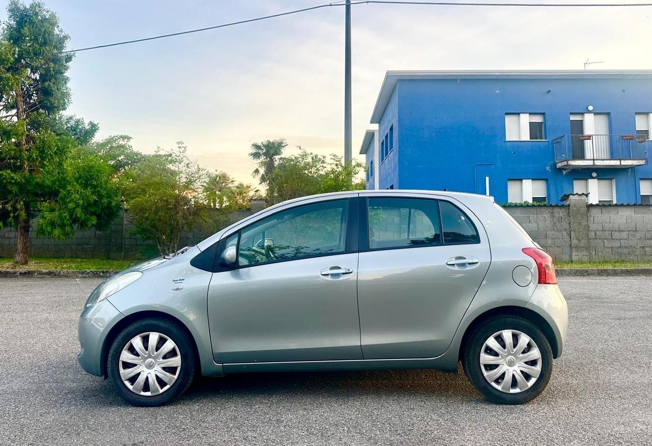 Toyota Yaris 1.3 5 porte Sol