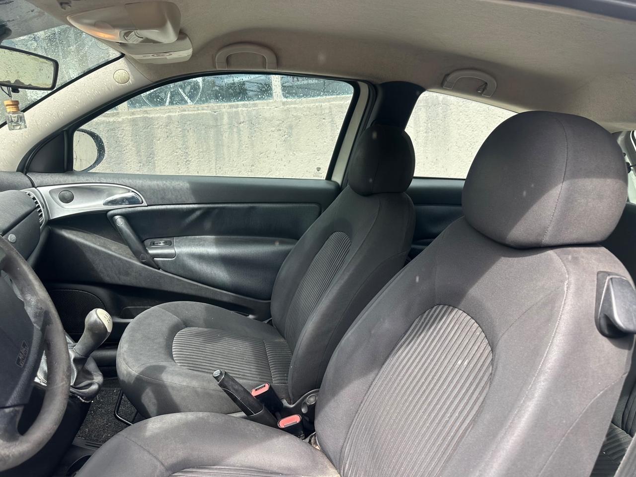 Lancia Ypsilon 1.3 MJT 75 CV Platino