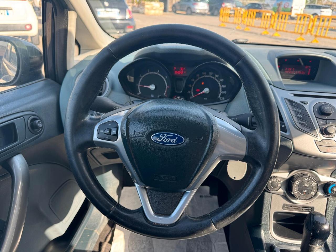 Ford Fiesta 1.4 BENZ 97CV AUTOMATICA 5P 2010