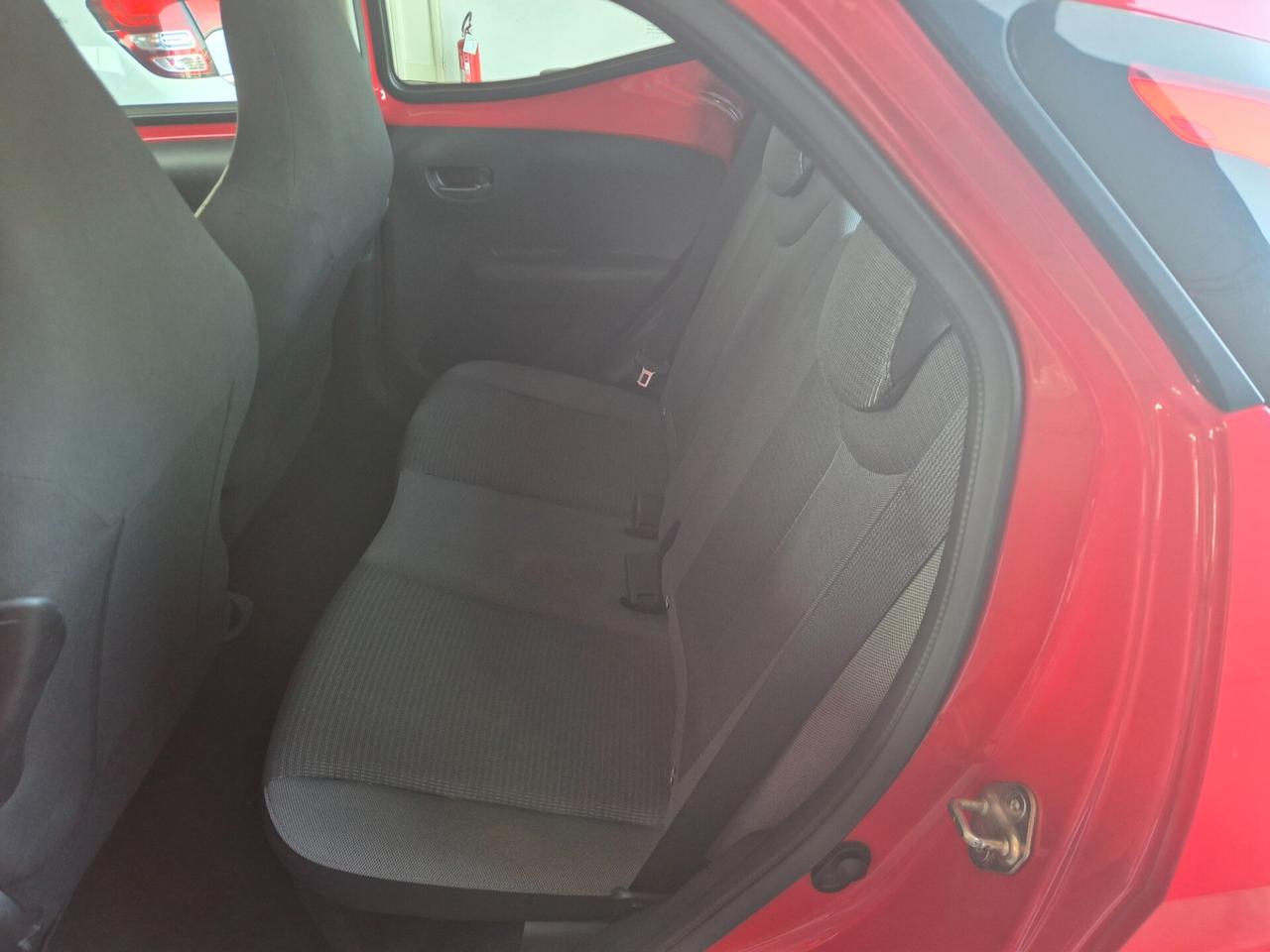 Toyota Aygo Connect 1.0 VVT-i 72 CV 5 porte x-play