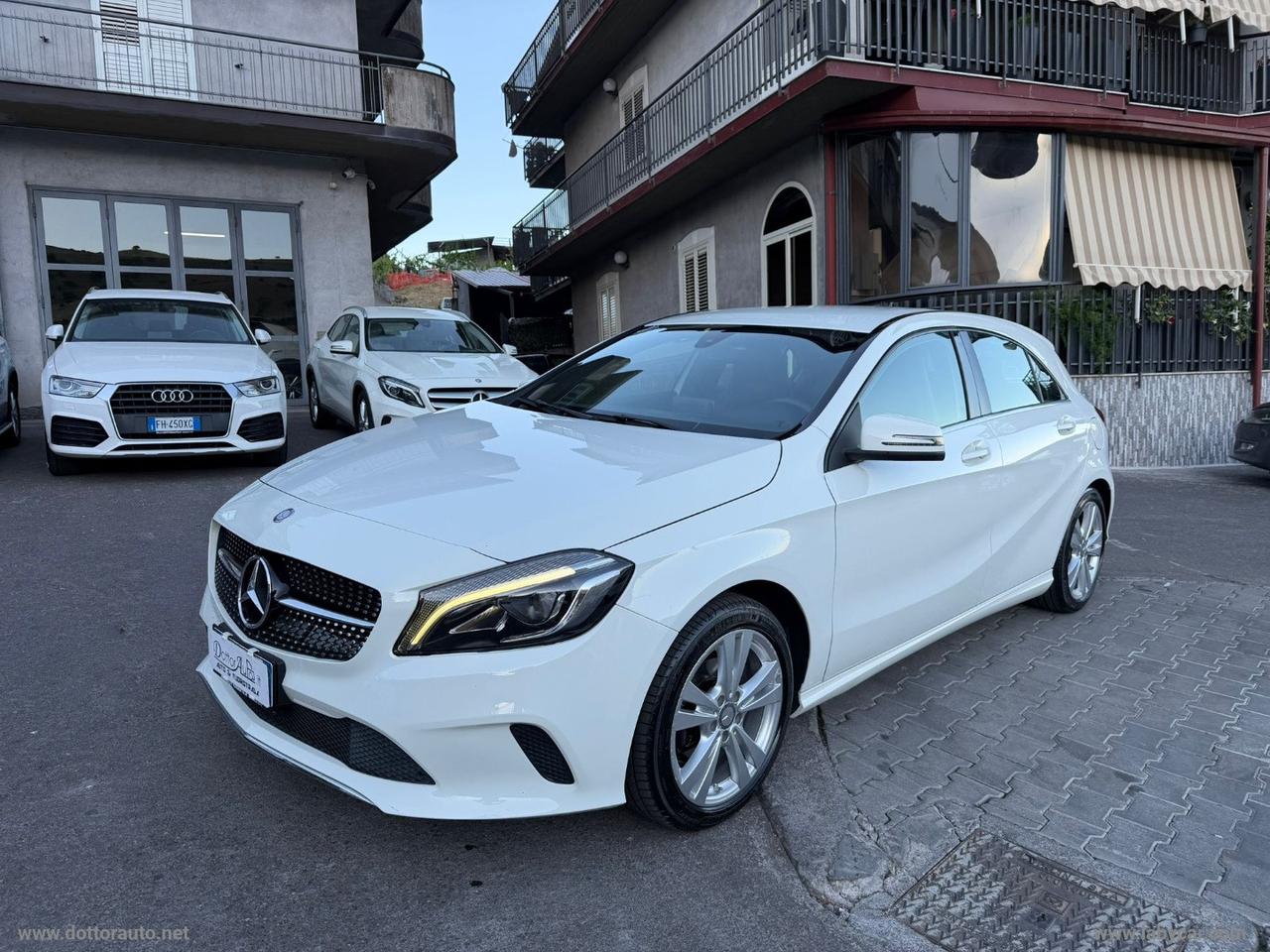 MERCEDES-BENZ A 180 d Premium