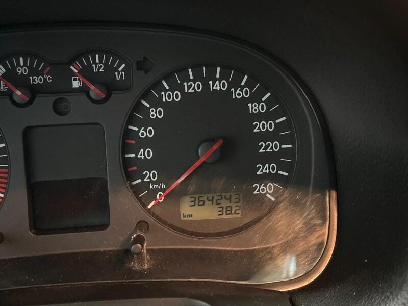 VOLKSWAGEN Golf 4ª serie Golf 1.6 16V cat 5 po...