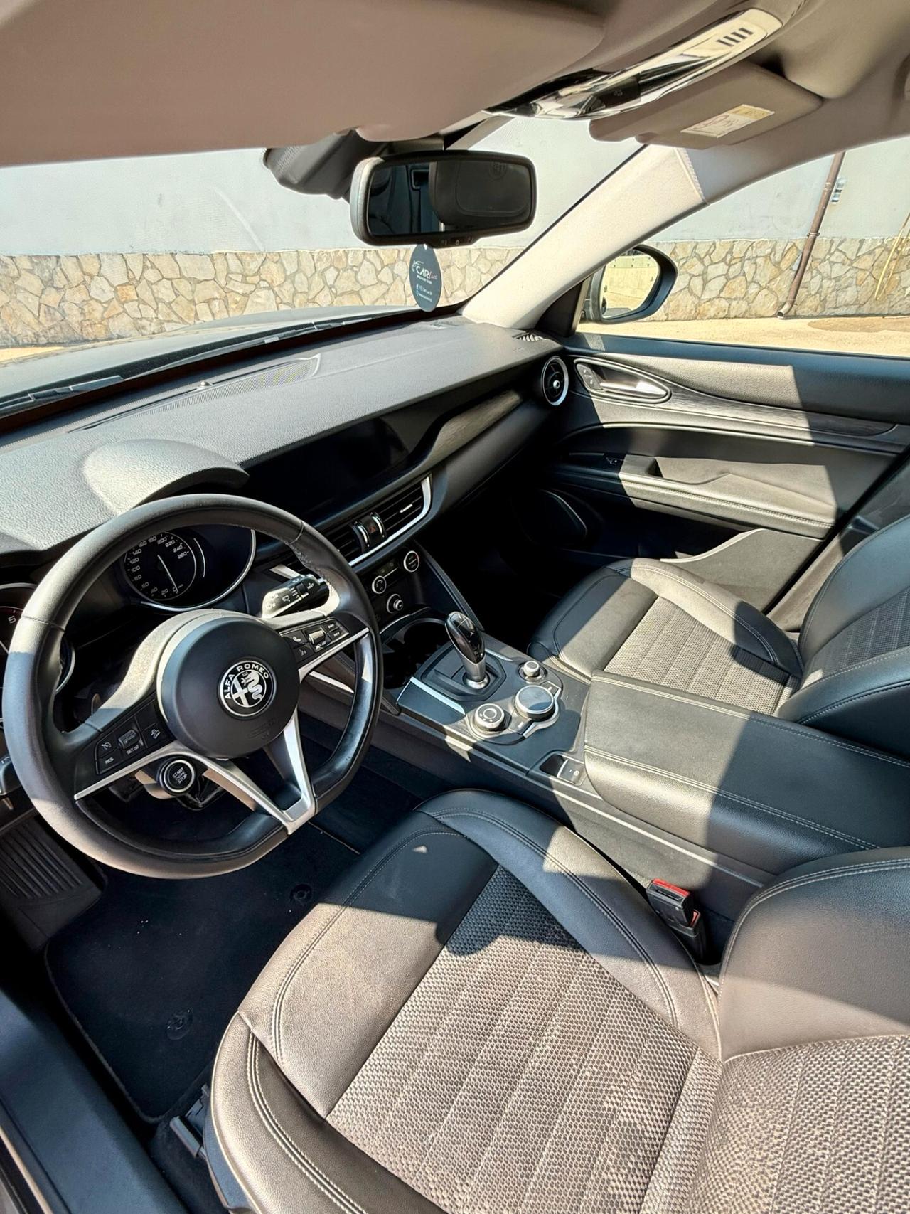 Alfa Romeo Stelvio 2.2 Turbodiesel 180 CV AT8 RWD Super