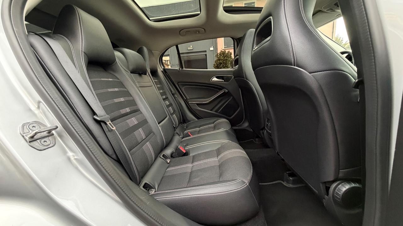 MERCEDES-BENZ GLA 180 1.6 PREMIUM AT7 122CV - FULL LED, PELLE, TETTO, NEOPATENTATI