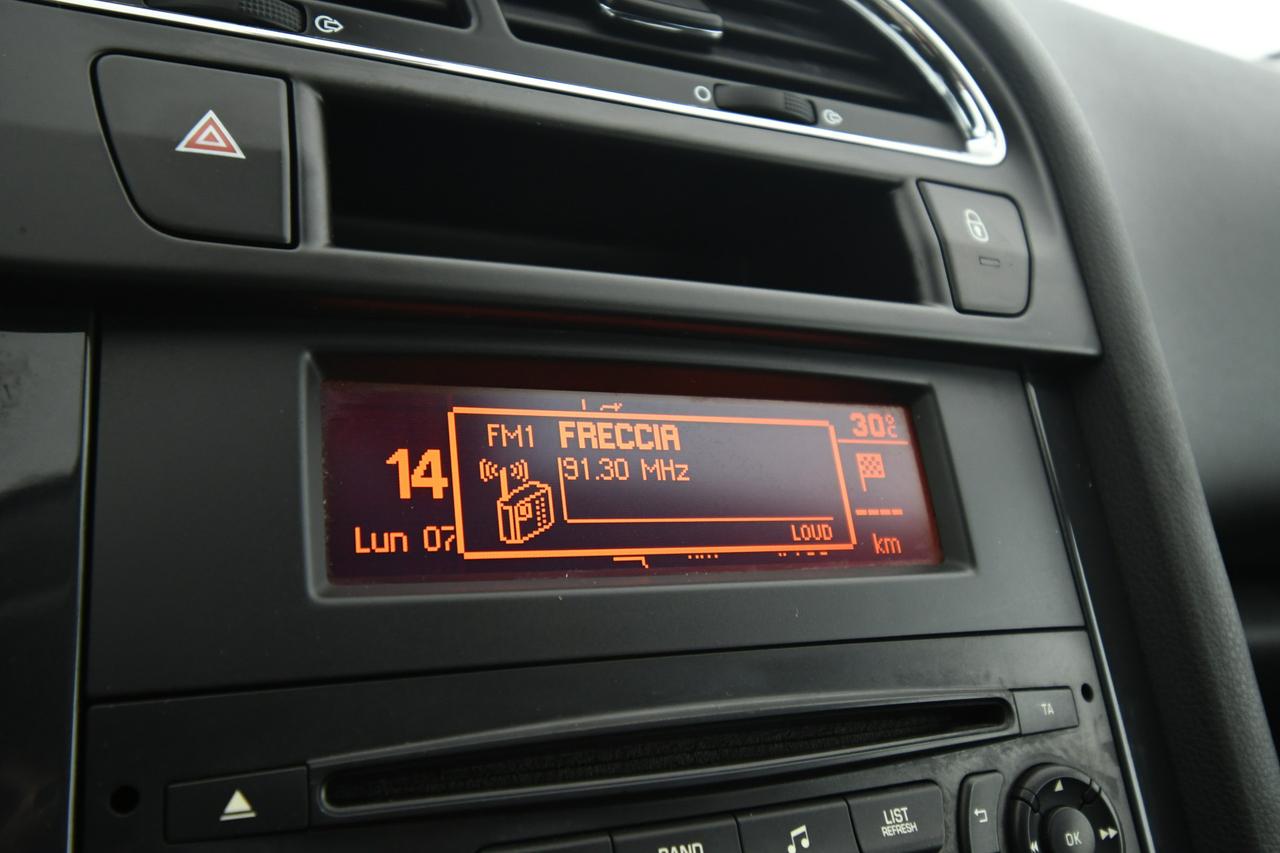 PEUGEOT 5008 1.6 hdi 8v Active 115cv COMMERCIANTI+7 POSTI