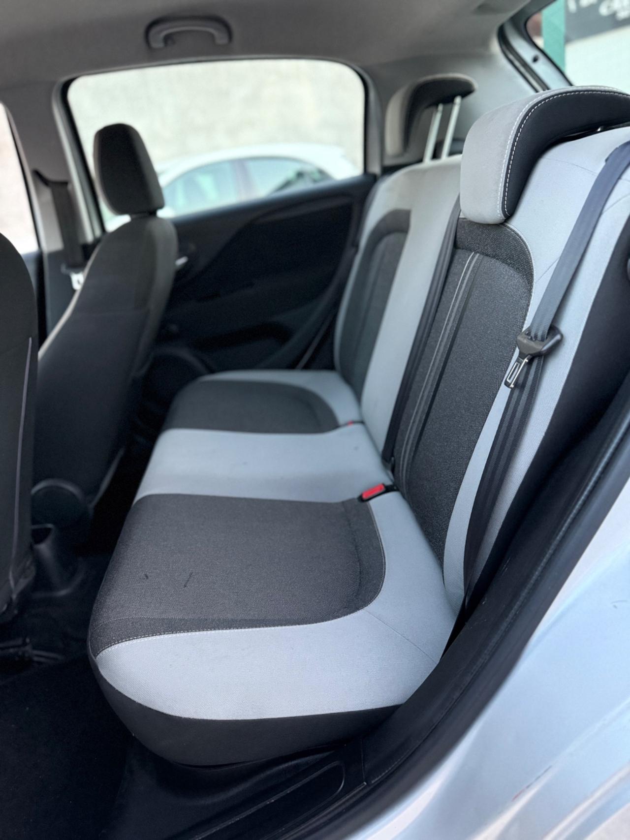 Fiat Punto 1.3 MJT II 75 CV 5 porte navigatore bluetooth