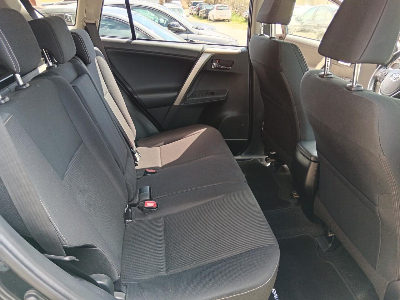 Toyota RAV 4 2.2 D-4D 150CV 4WD LOUNGE