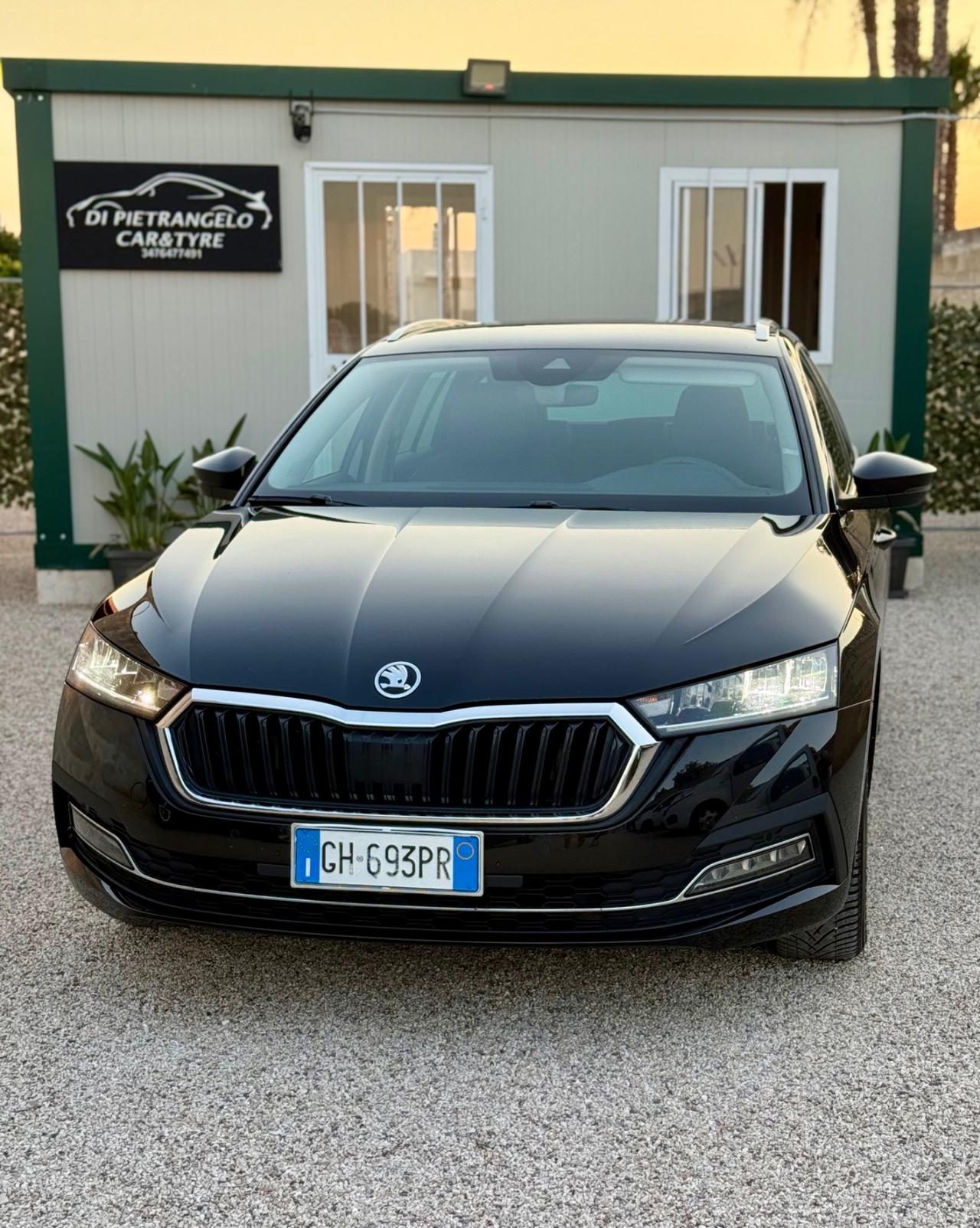 Skoda Octavia 2.0 TDI SCR 150 CV DSG Wagon Executive IVA ESPOSTA