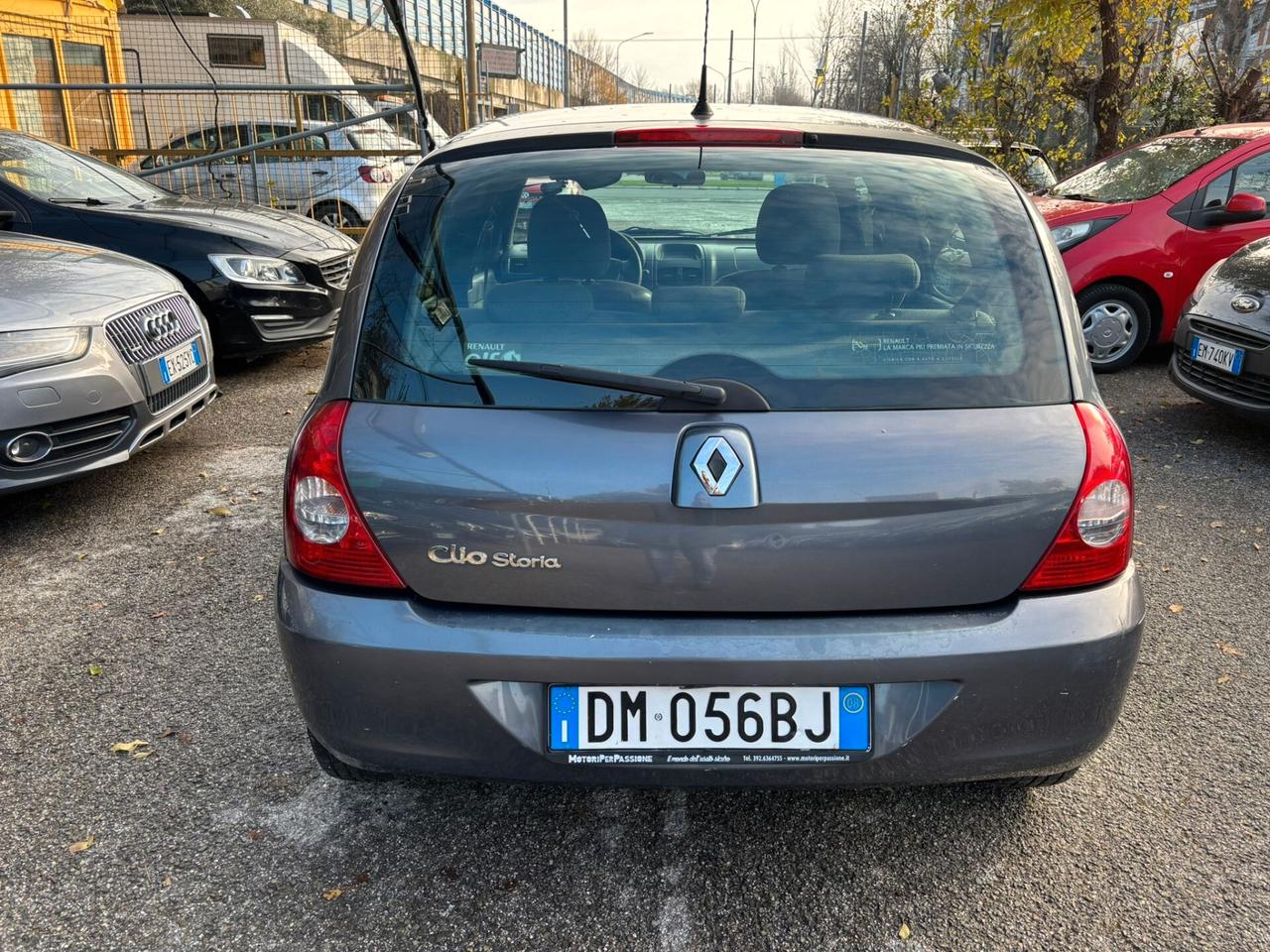 Renault Clio 1.2-5 porte GPL ok Neopatentati