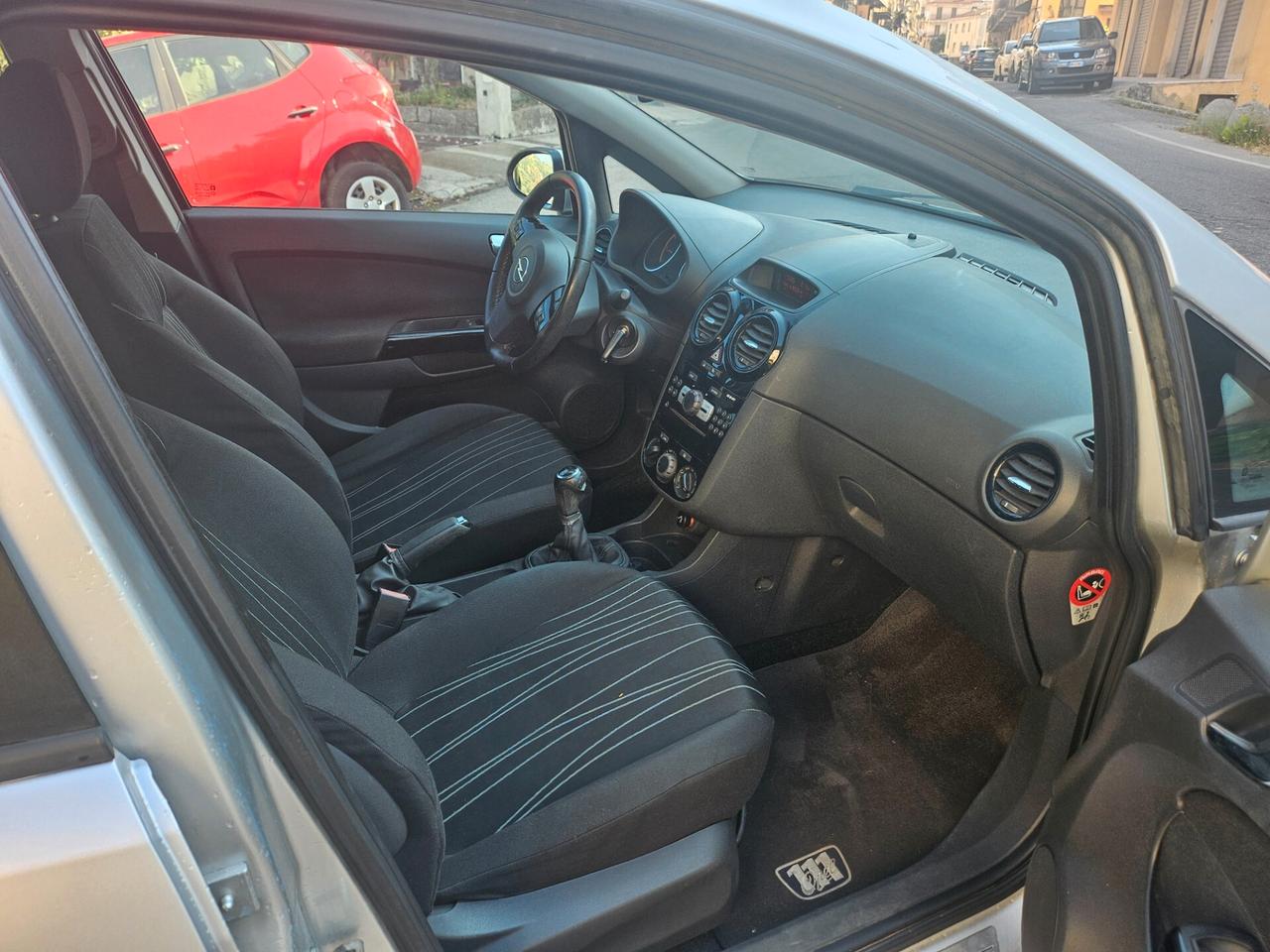 Opel Corsa 1.3 CDTI 75CV 143.000km 2011