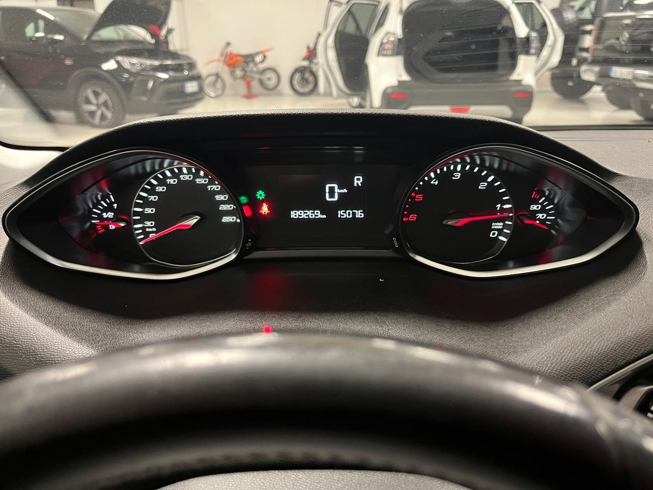 Peugeot 308 1.6 BlueHDi 120cv EAT6 SW Allure CinghiaFatta