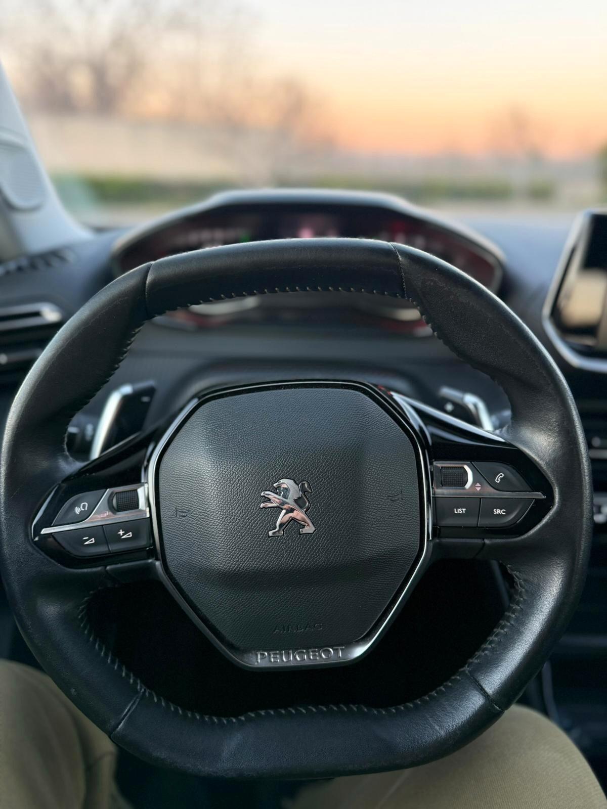 Peugeot 2008 EAT8 allure gt automatica iva esposta