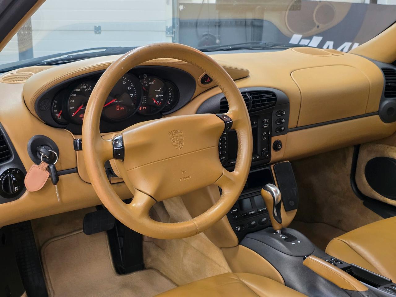 Porsche 911 Carrera Tiptronic