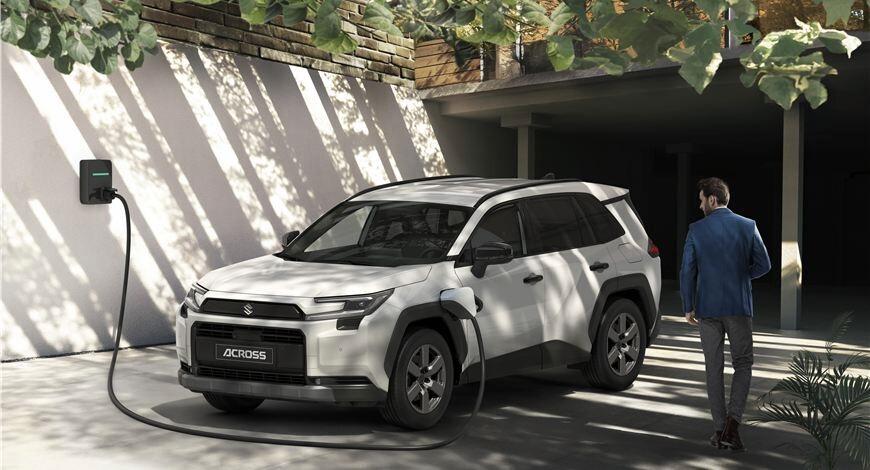 NUOVA Suzuki Across Plug-in Hybrid 4X4