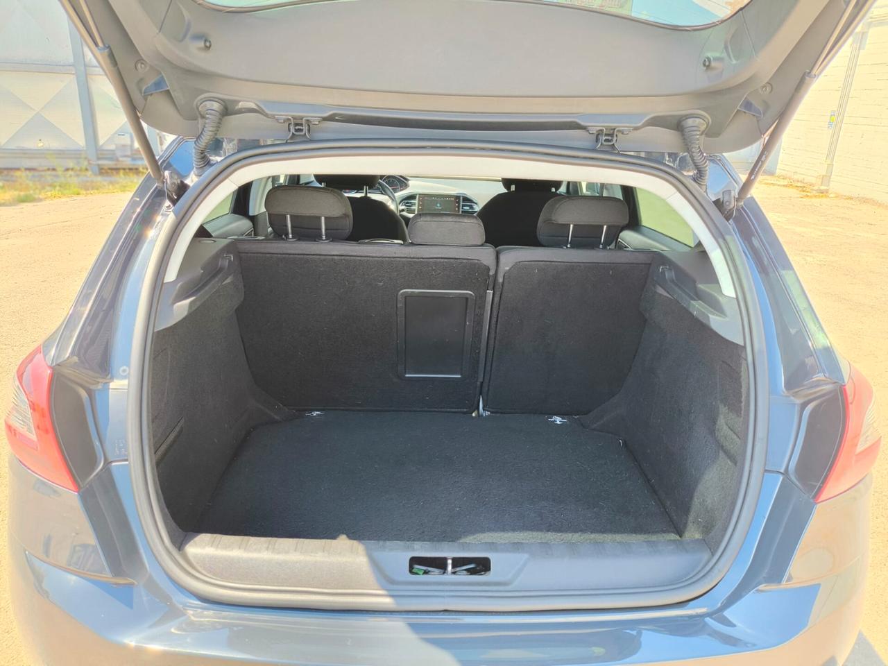 Peugeot 308 ALLURE PACK 1600 CC. 100 CV. IVA DEDUCIBILE RIF:3523