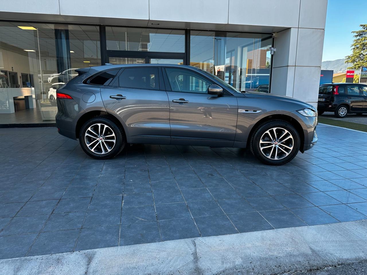 Jaguar F-Pace 2.0 D 180 CV AWD Portfolio