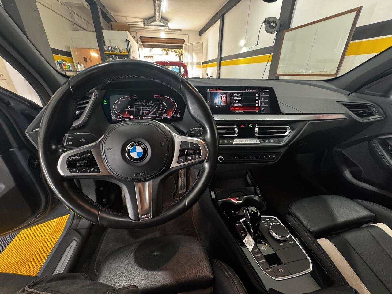 Bmw 118 118d 5p. Msport