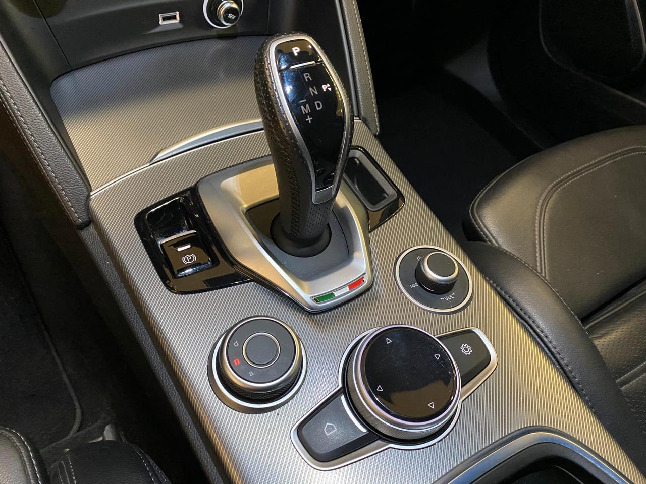 Alfa Romeo Stelvio 2.2 210 CV AT8 Q4 Veloce